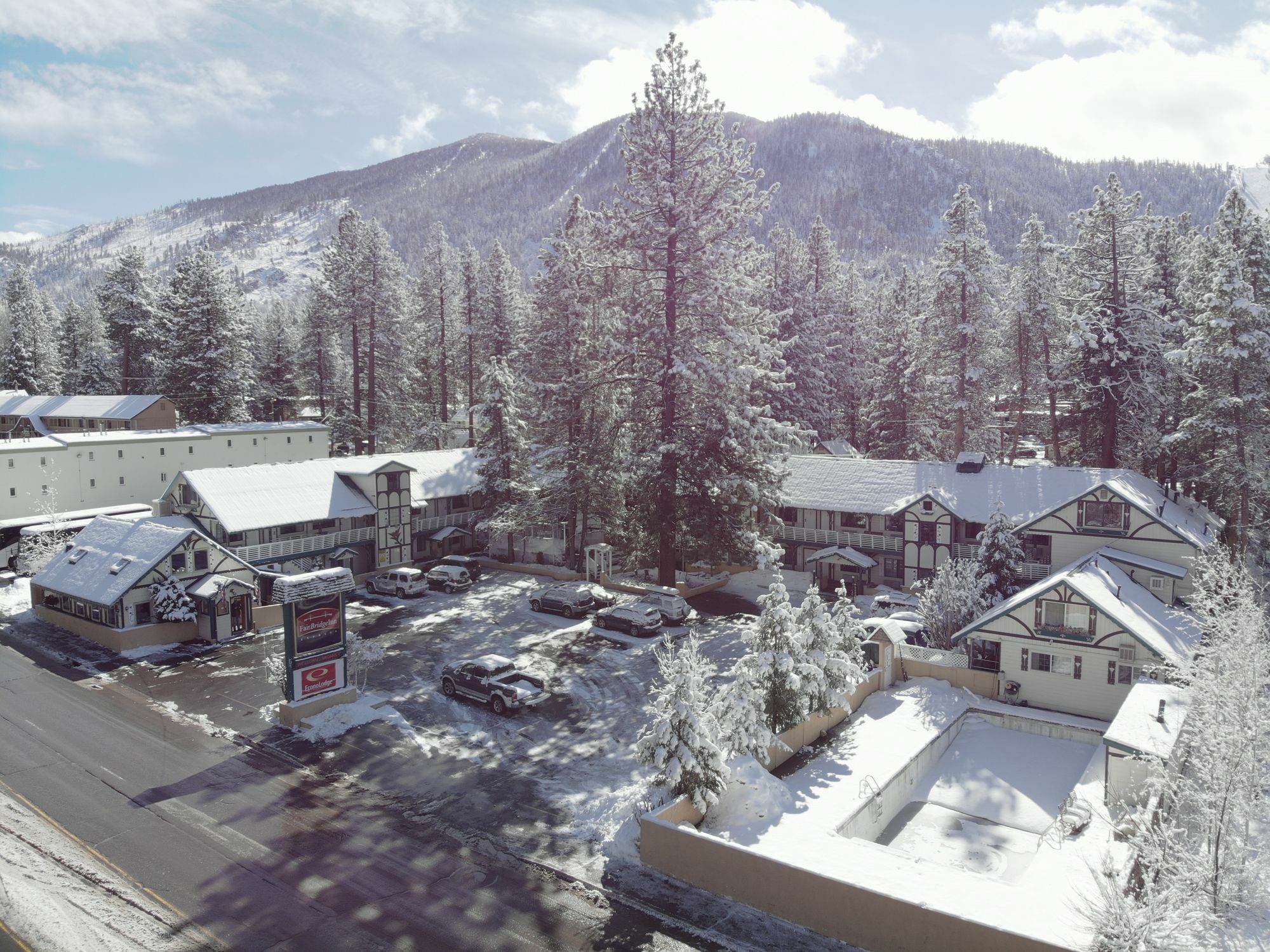 Econo Lodge Inn & Suites Heavenly Village Area South Lake Tahoe Exterior foto